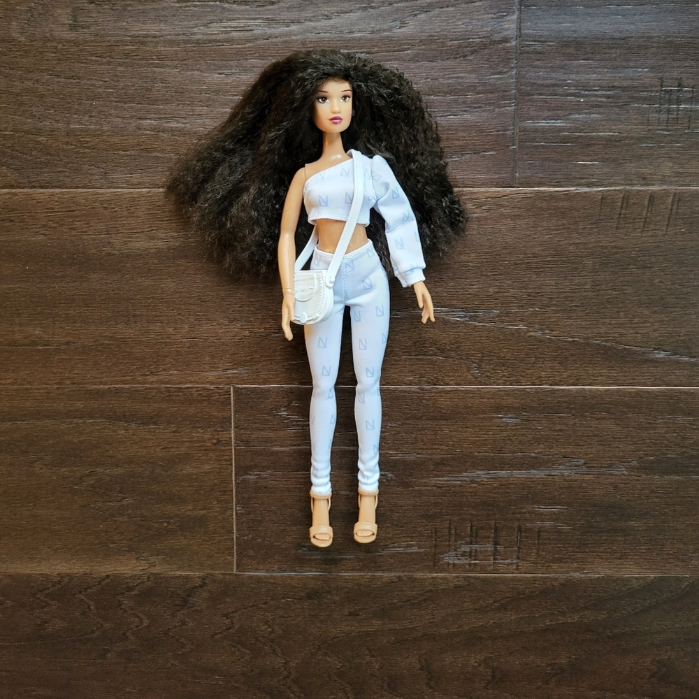 Naturalistas Kelsey Doll Hair type 4B - Picture 3 of 9